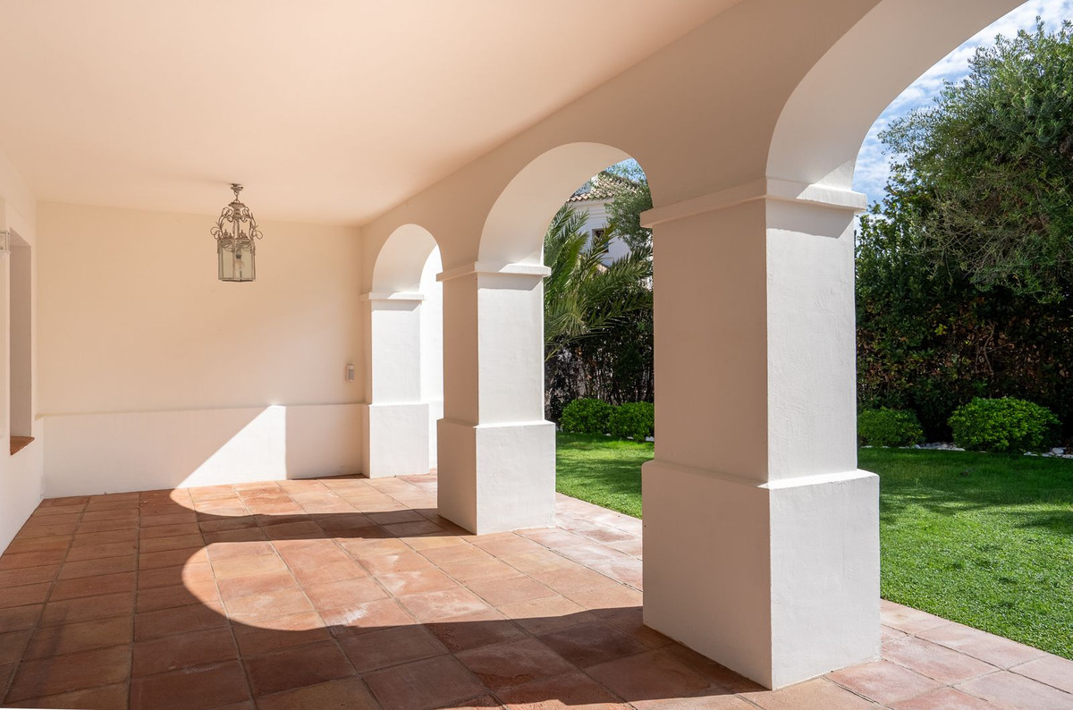 024bd6d30f59fc74e687b0d0d96b9199 - 12