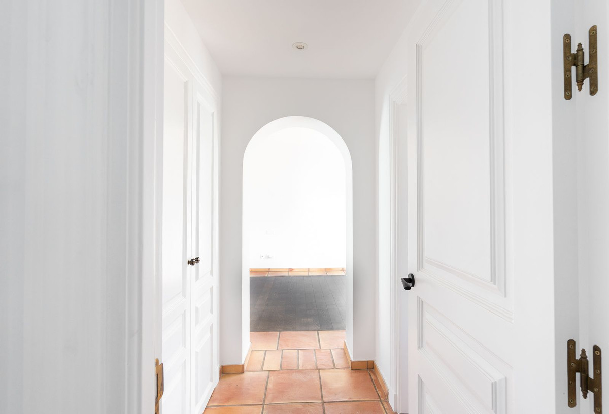 024bd6d30f59fc74e687b0d0d96b9199 - 17