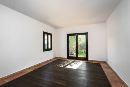 024bd6d30f59fc74e687b0d0d96b9199 - 23