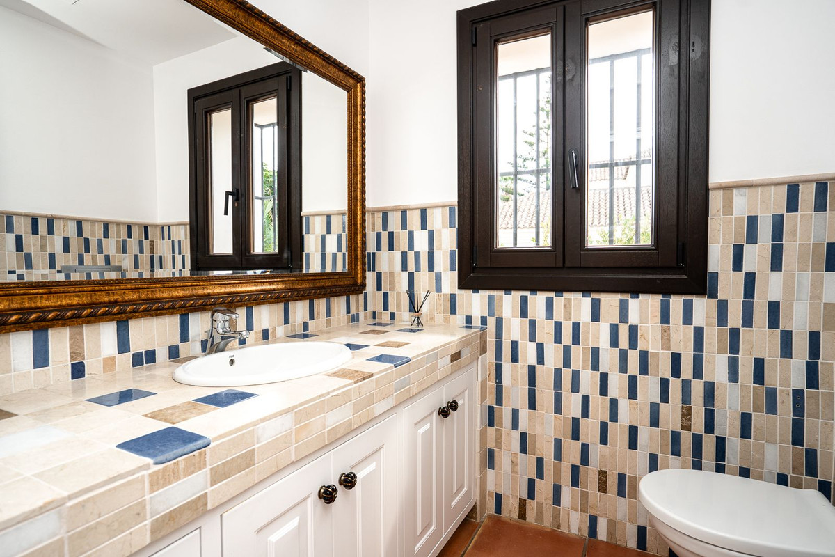 024bd6d30f59fc74e687b0d0d96b9199 - 26