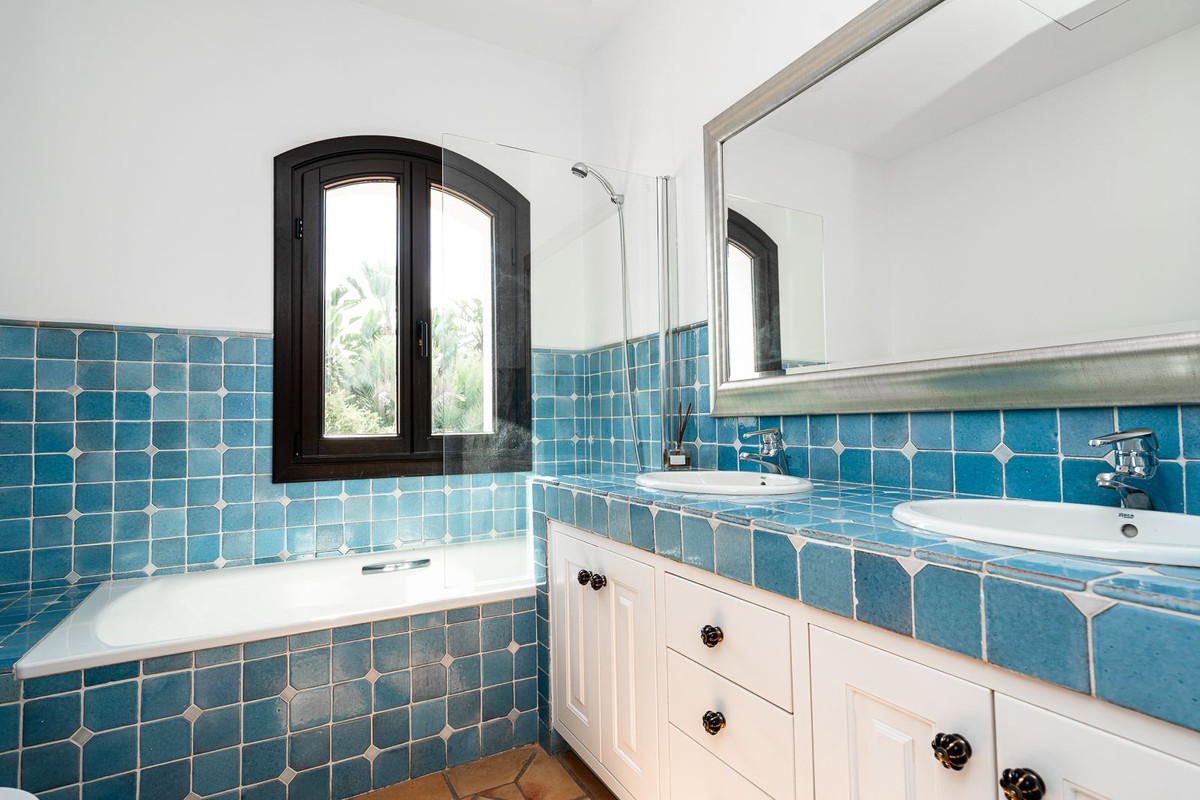 024bd6d30f59fc74e687b0d0d96b9199 - 32