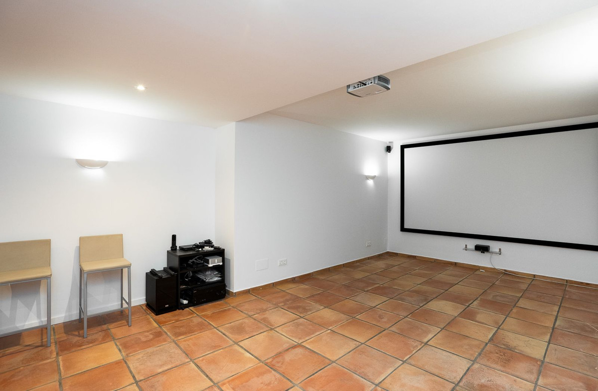 024bd6d30f59fc74e687b0d0d96b9199 - 41