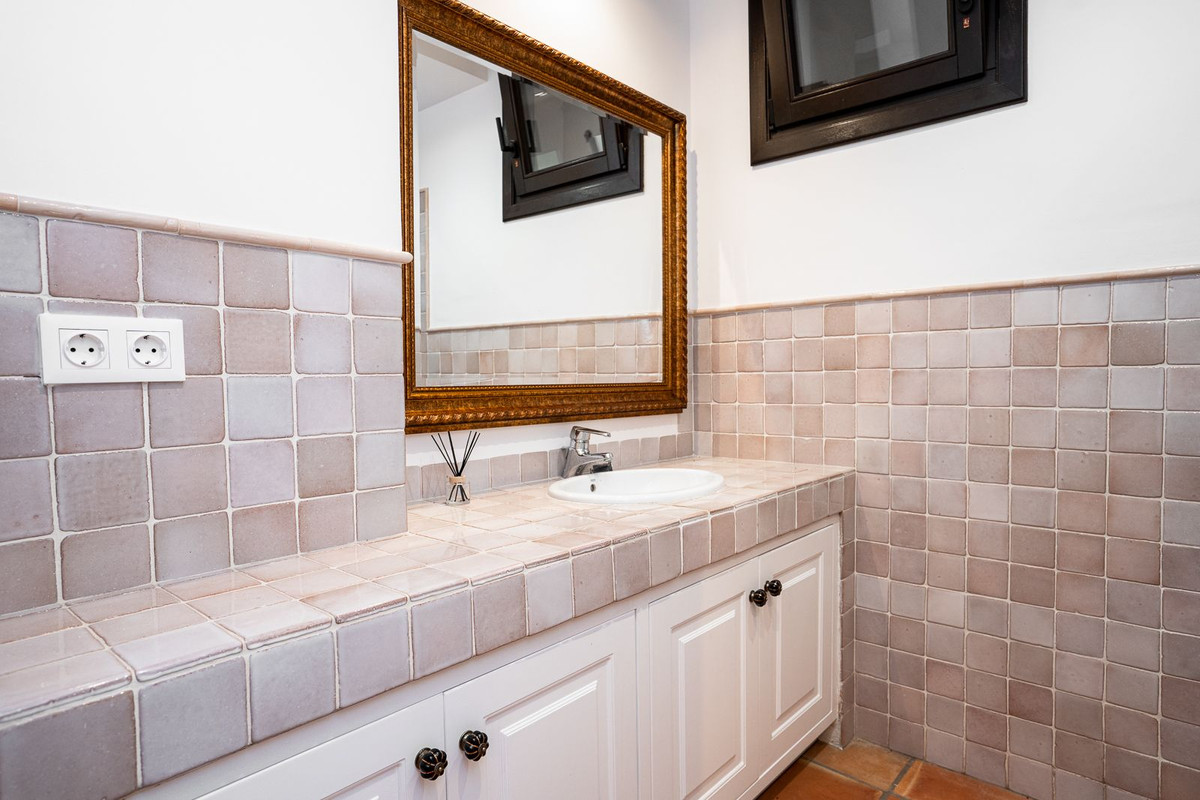 024bd6d30f59fc74e687b0d0d96b9199 - 42