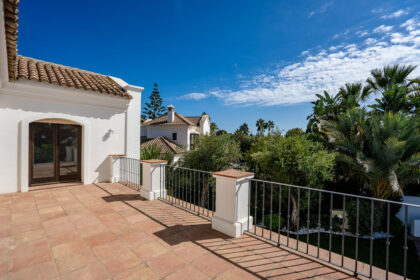 024bd6d30f59fc74e687b0d0d96b9199 - 55