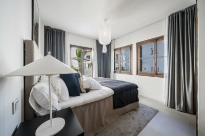 02ebd14ecfeb2f5c45c8ed69c988f765 - 12