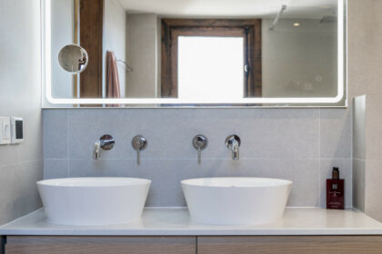 02ebd14ecfeb2f5c45c8ed69c988f765 - 28