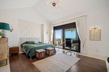 03197de312acb4f4a8c206b41675216a - 15