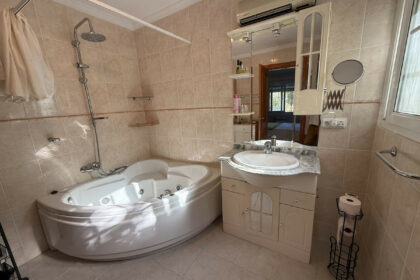 03a29de384adbec3a74a6831db1c3c74 - 12