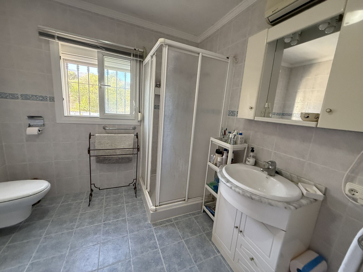 03a29de384adbec3a74a6831db1c3c74 - 13