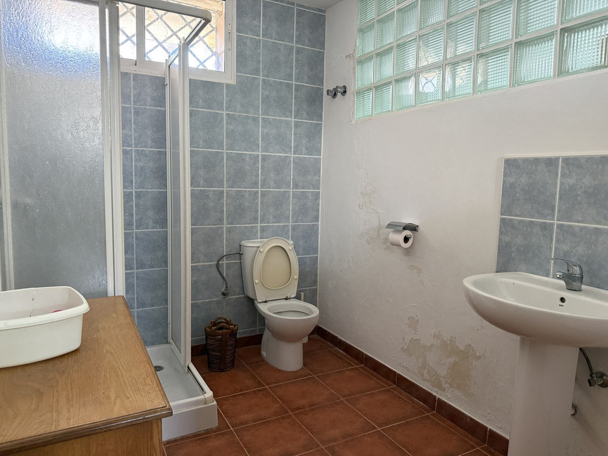 03a29de384adbec3a74a6831db1c3c74 - 14