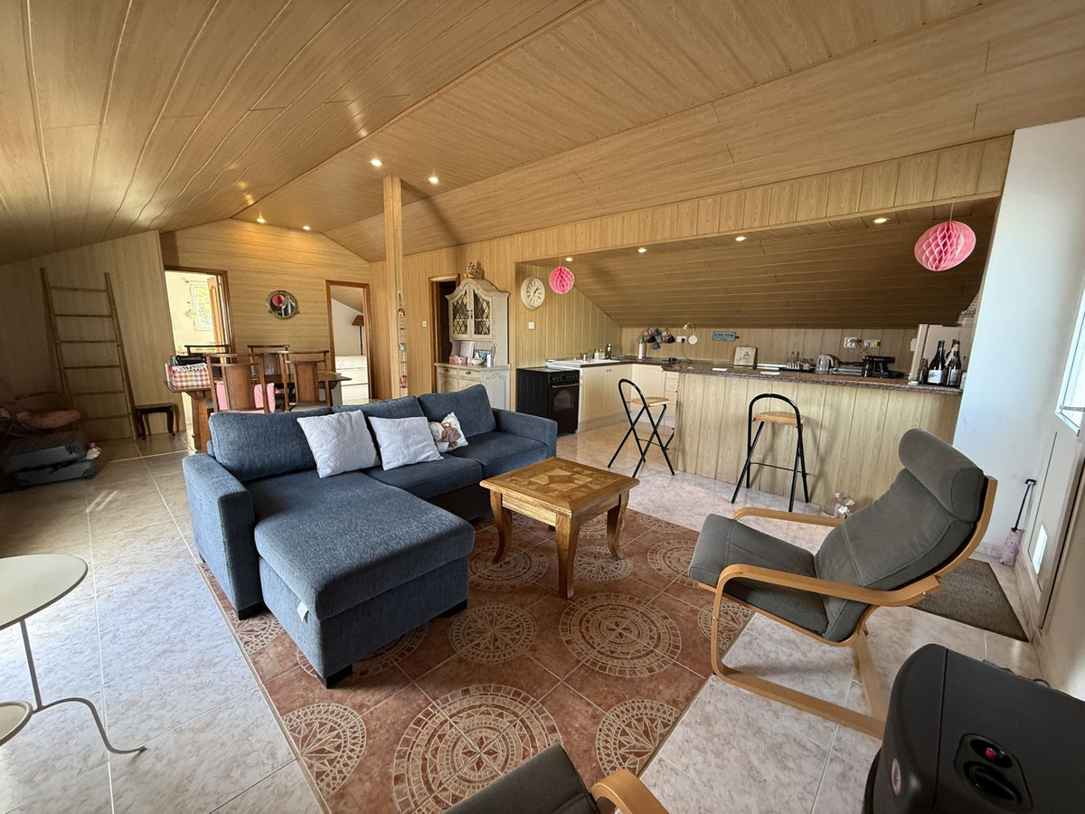 03a29de384adbec3a74a6831db1c3c74 - 17