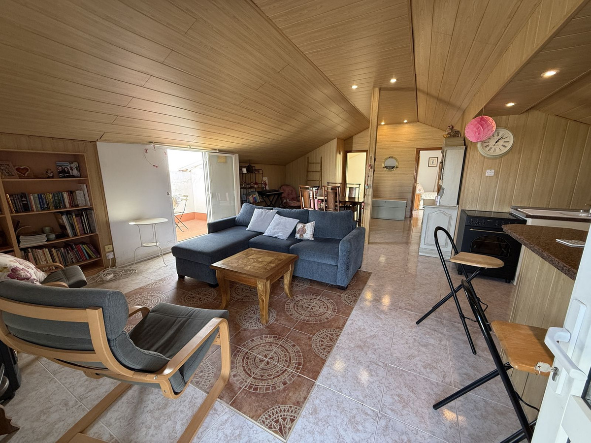 03a29de384adbec3a74a6831db1c3c74 - 18