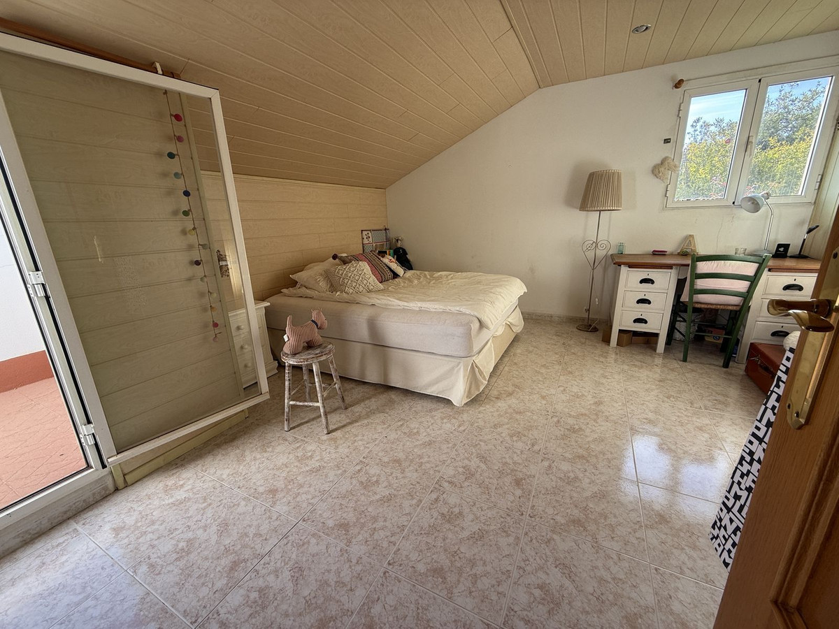 03a29de384adbec3a74a6831db1c3c74 - 19