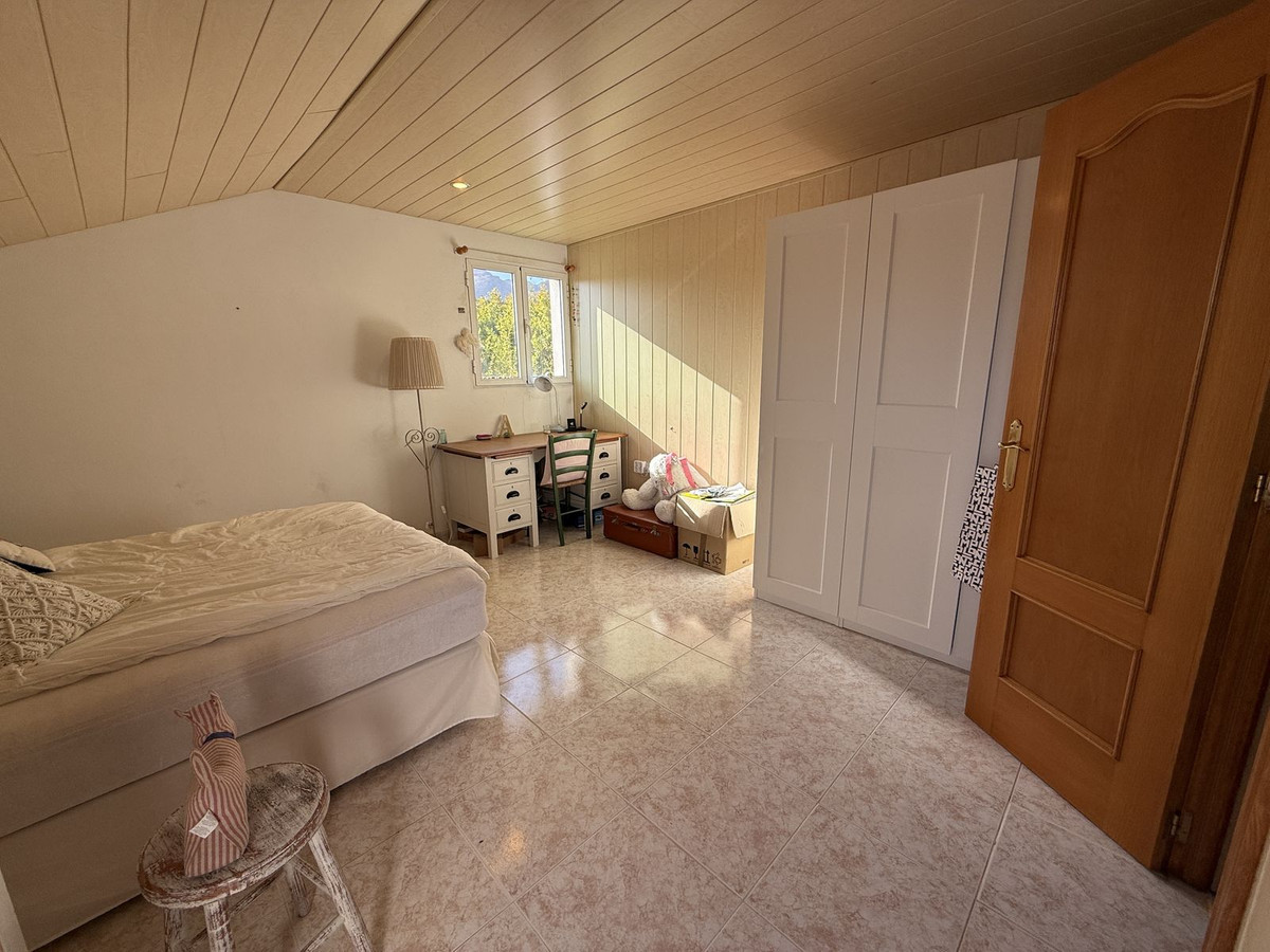 03a29de384adbec3a74a6831db1c3c74 - 20