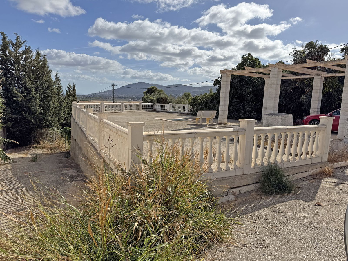 03a29de384adbec3a74a6831db1c3c74 - 32