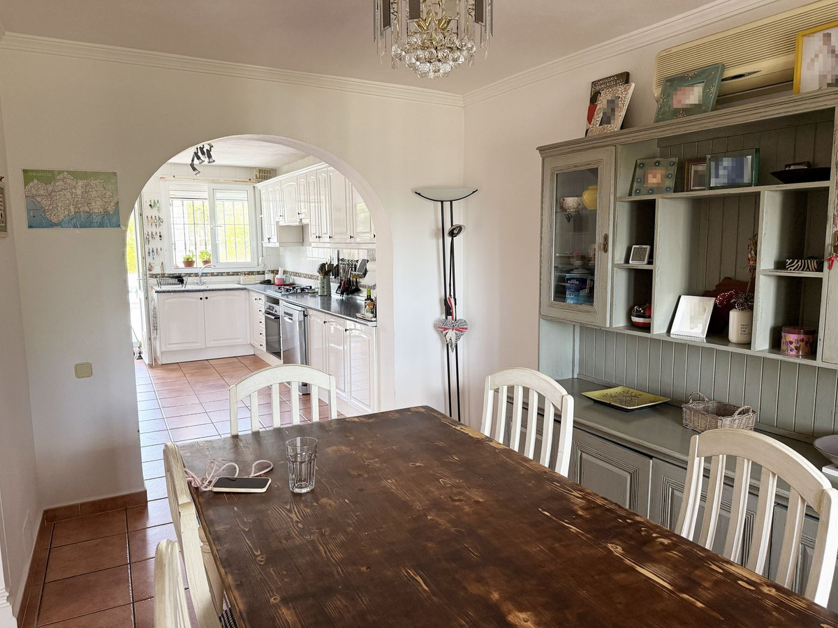 03a29de384adbec3a74a6831db1c3c74 - 6