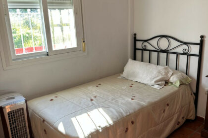 03d9c788e3cf144159c6b7dd72083168 - 24