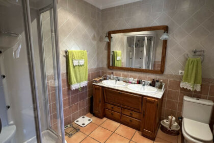 03d9c788e3cf144159c6b7dd72083168 - 27