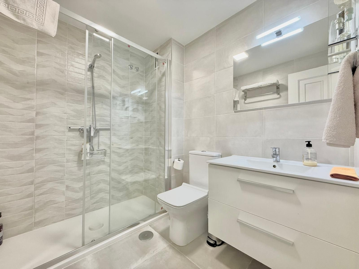 03e546354f4d0c80e716a8d1f4c31c44 - 17