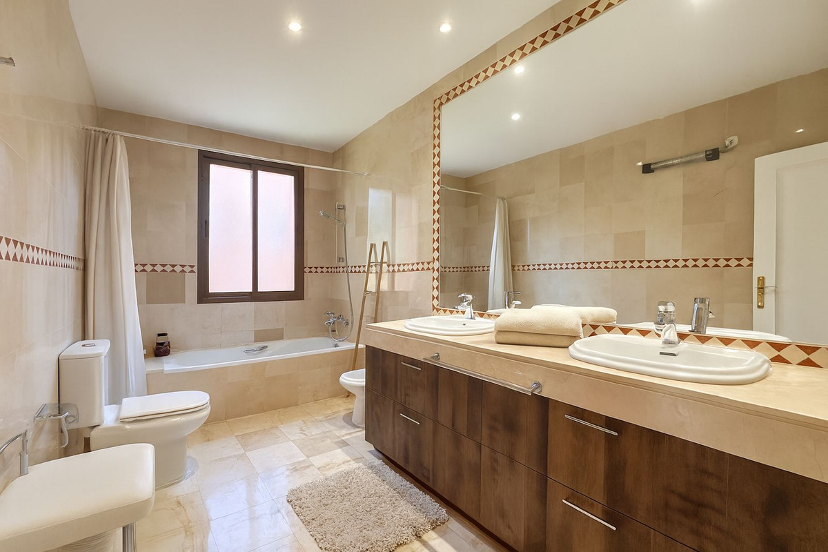 043c7660d0460578a518070483a773ee - 21