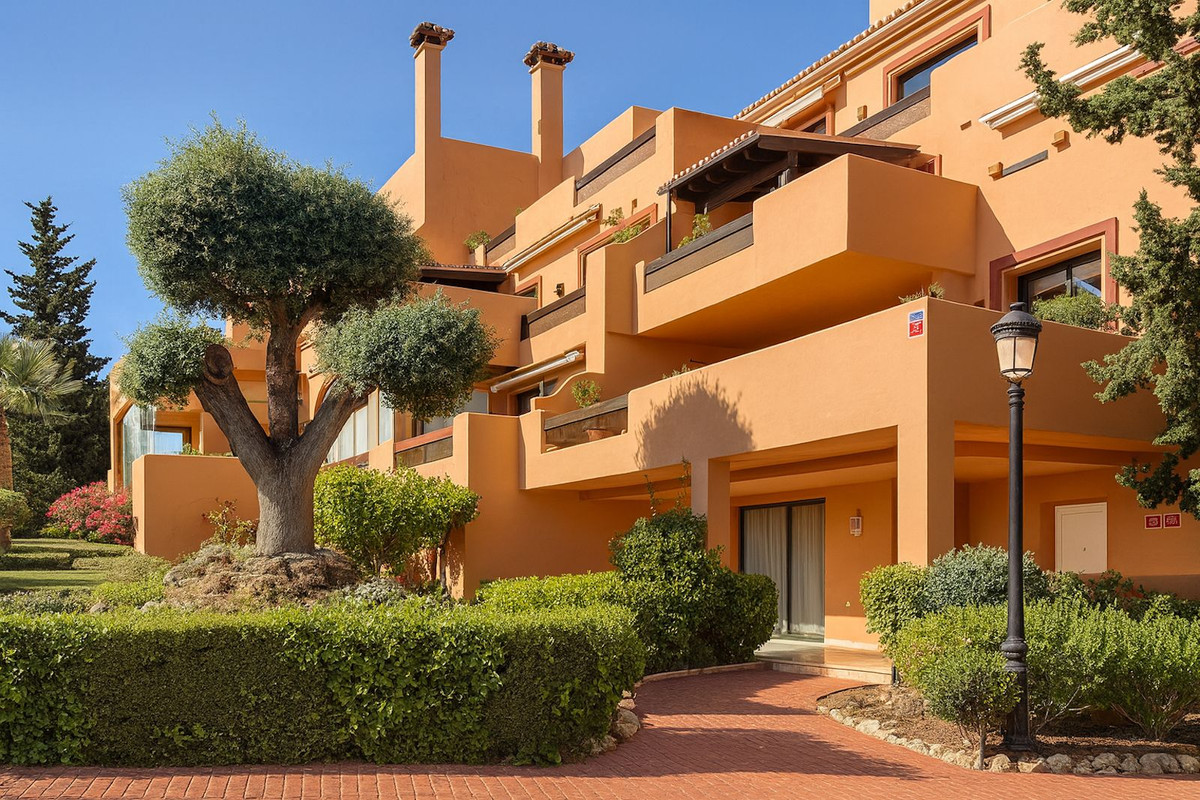 043c7660d0460578a518070483a773ee - 35