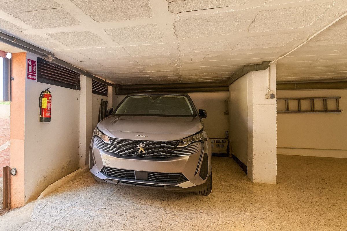 043c7660d0460578a518070483a773ee - 37