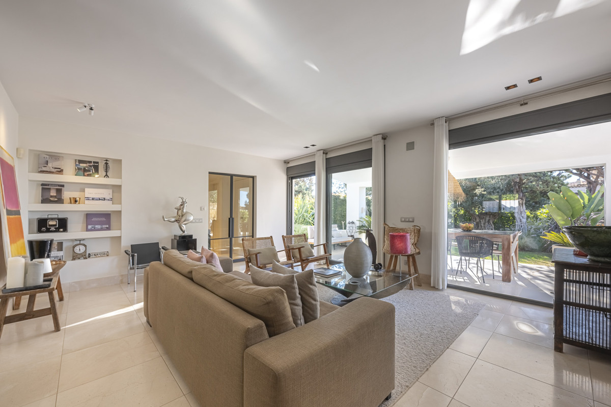 046bb08b454a99d21f83447e4590ef4b - 17