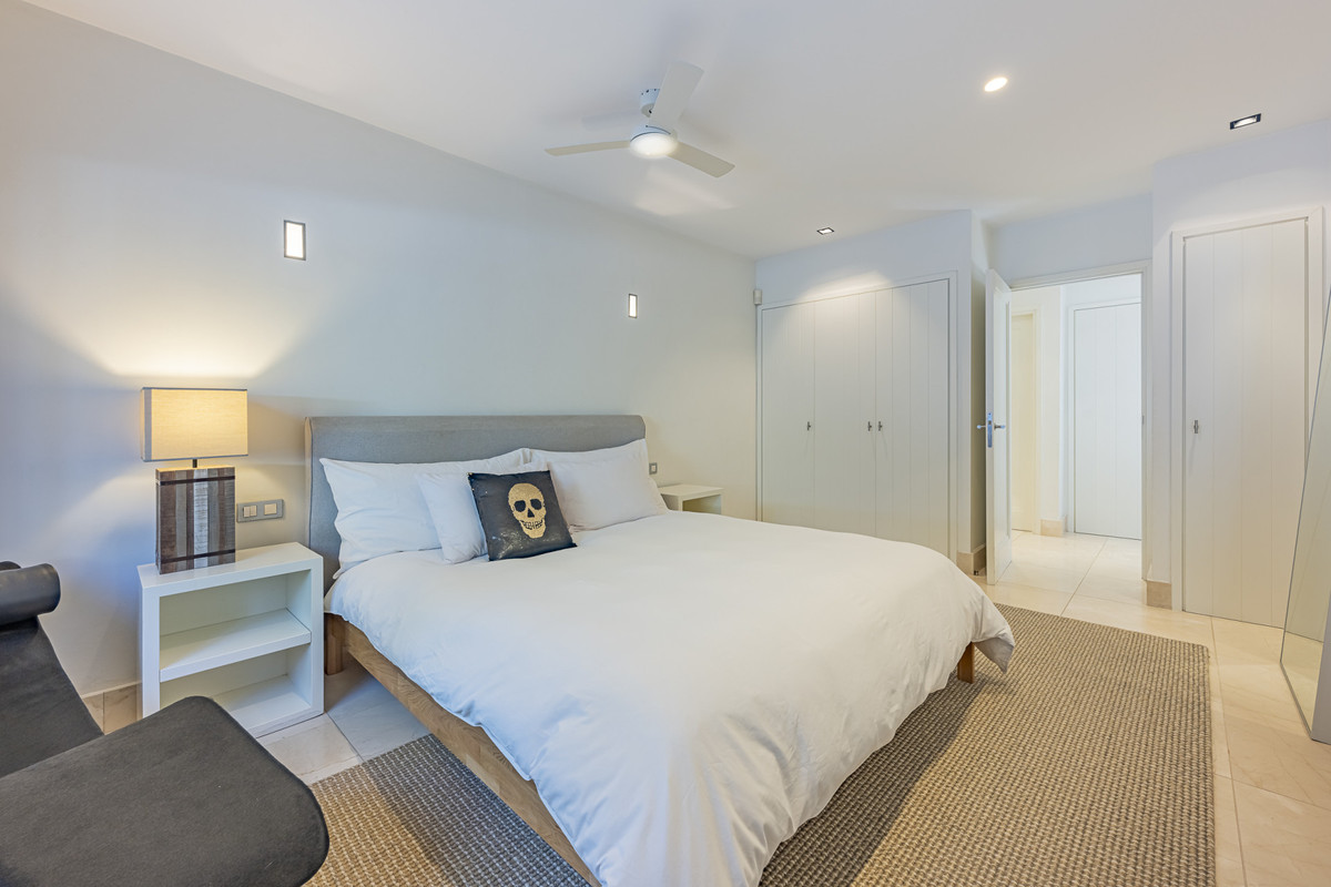 046bb08b454a99d21f83447e4590ef4b - 23