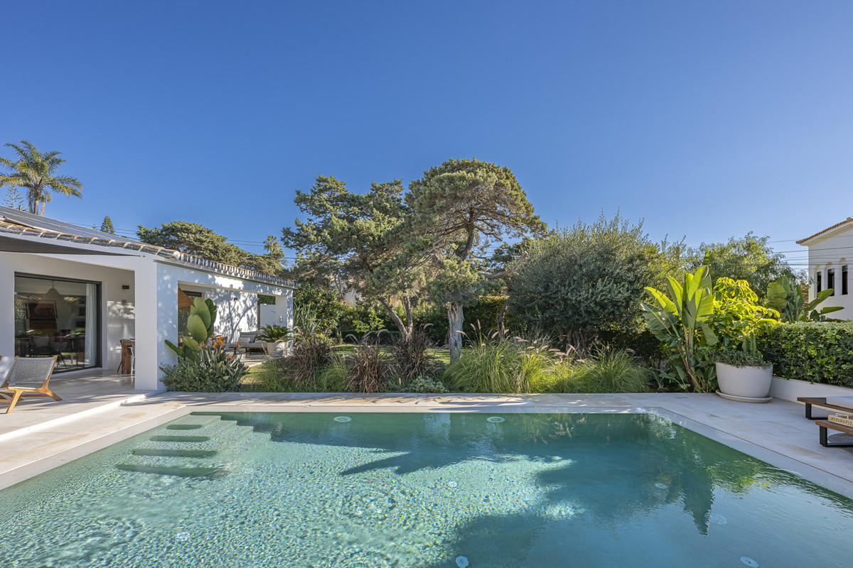 046bb08b454a99d21f83447e4590ef4b - 5