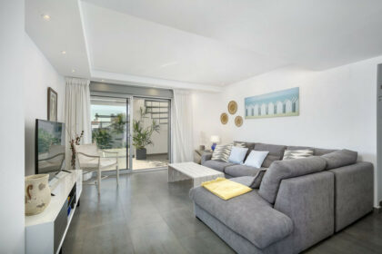 048215d9f452b2e01a9462cc436f5068 - 2