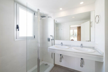 04ee0083a1edb46d3715bd7d8ab9446e - 9