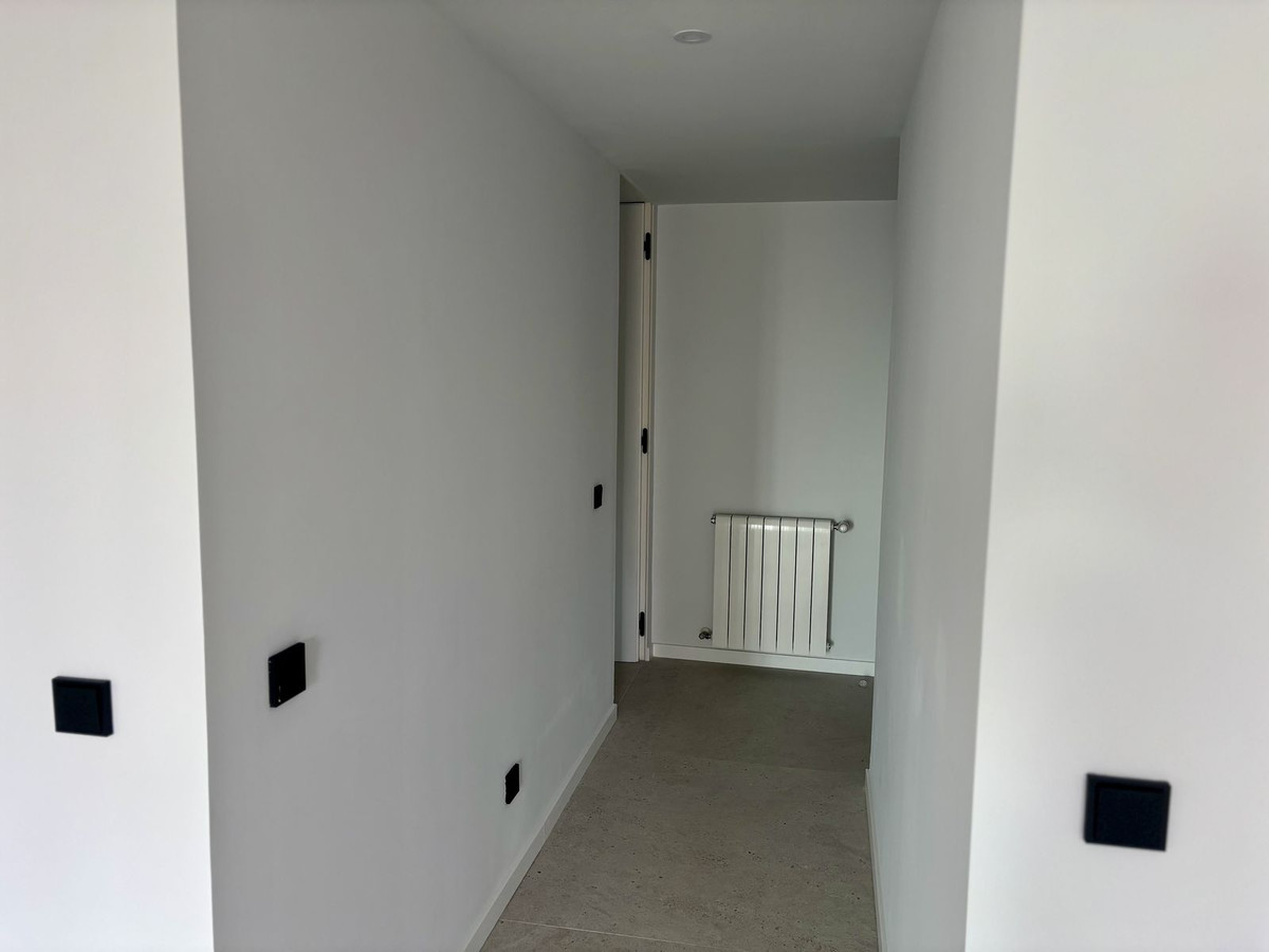 053050be8738256ef9d00e370064e256 - 13