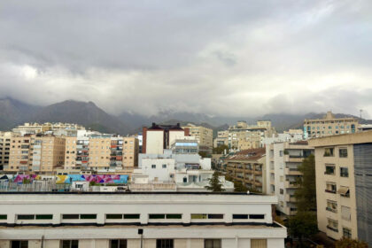 053050be8738256ef9d00e370064e256 - 18