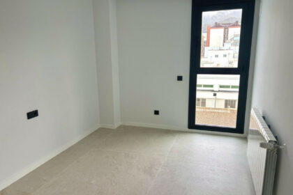 053050be8738256ef9d00e370064e256 - 19