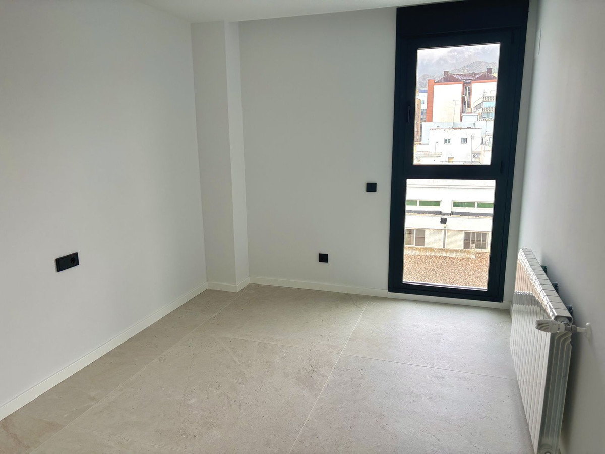 053050be8738256ef9d00e370064e256 - 19