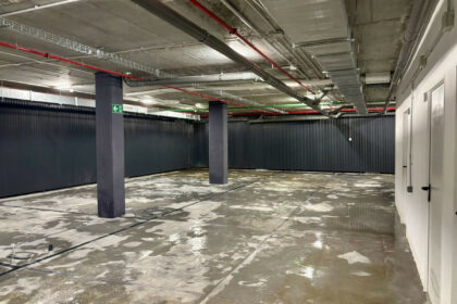 053050be8738256ef9d00e370064e256 - 26