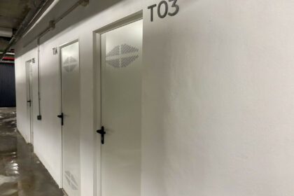 053050be8738256ef9d00e370064e256 - 27