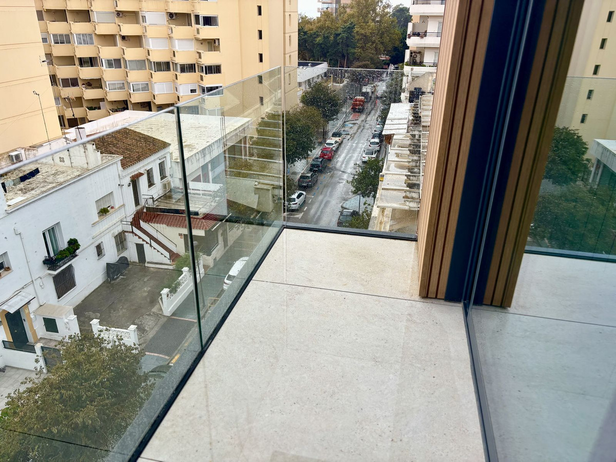 053050be8738256ef9d00e370064e256 - 3