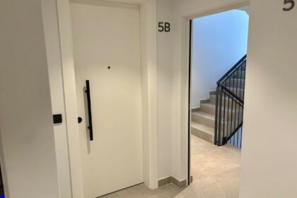 053050be8738256ef9d00e370064e256 - 30