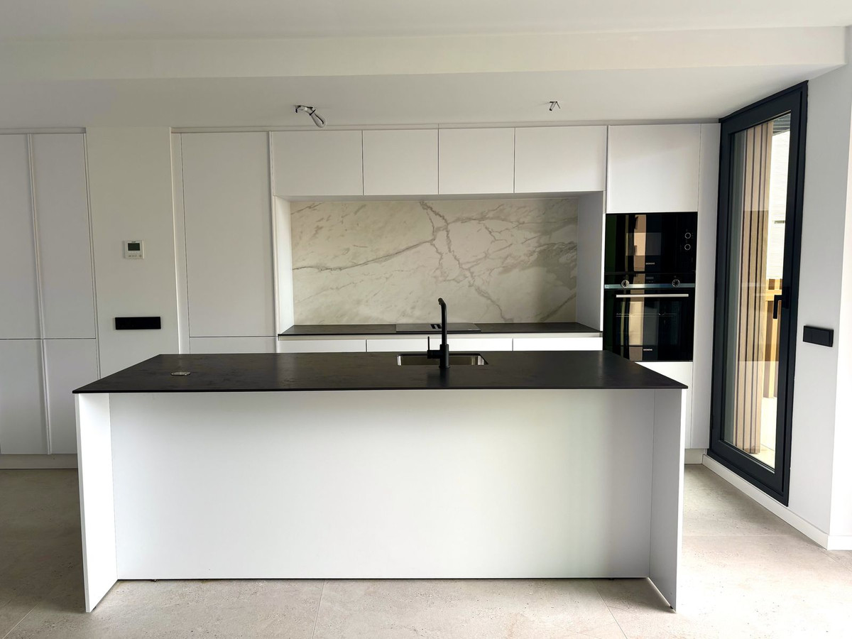 053050be8738256ef9d00e370064e256 - 6