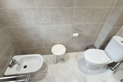 06b860de238aa46a828cee006a931295 - 23