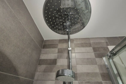 06b860de238aa46a828cee006a931295 - 24