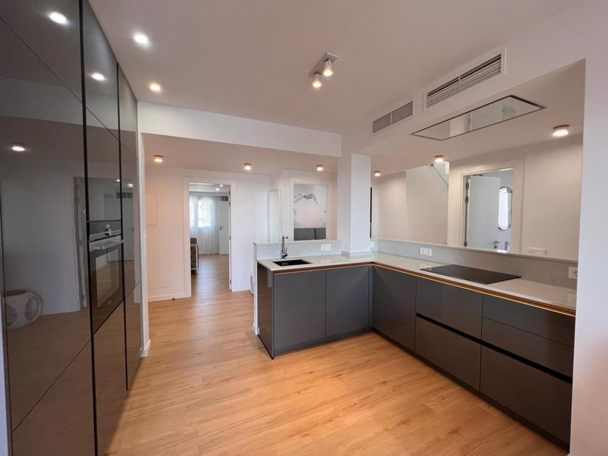 06fc92d0616bcd521bdb70af1bef491a - 4