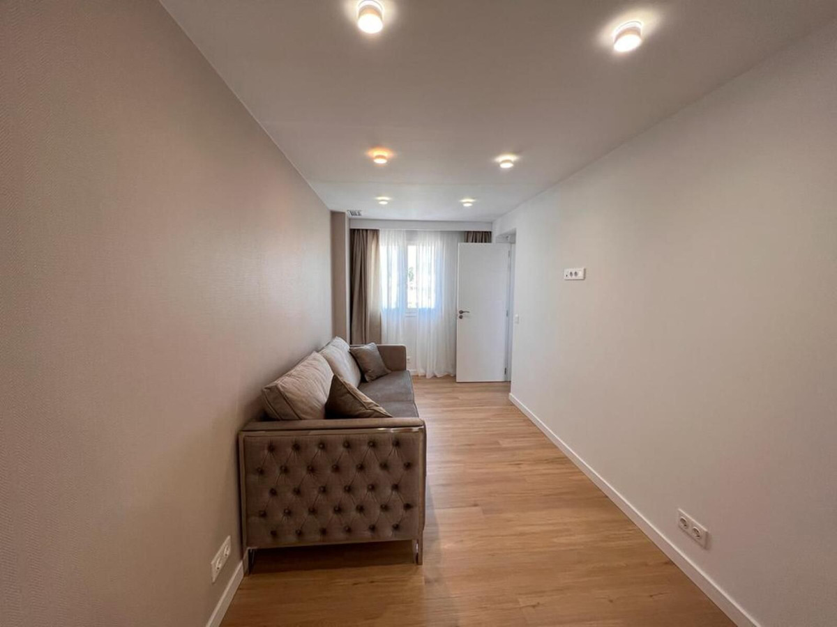 06fc92d0616bcd521bdb70af1bef491a - 5