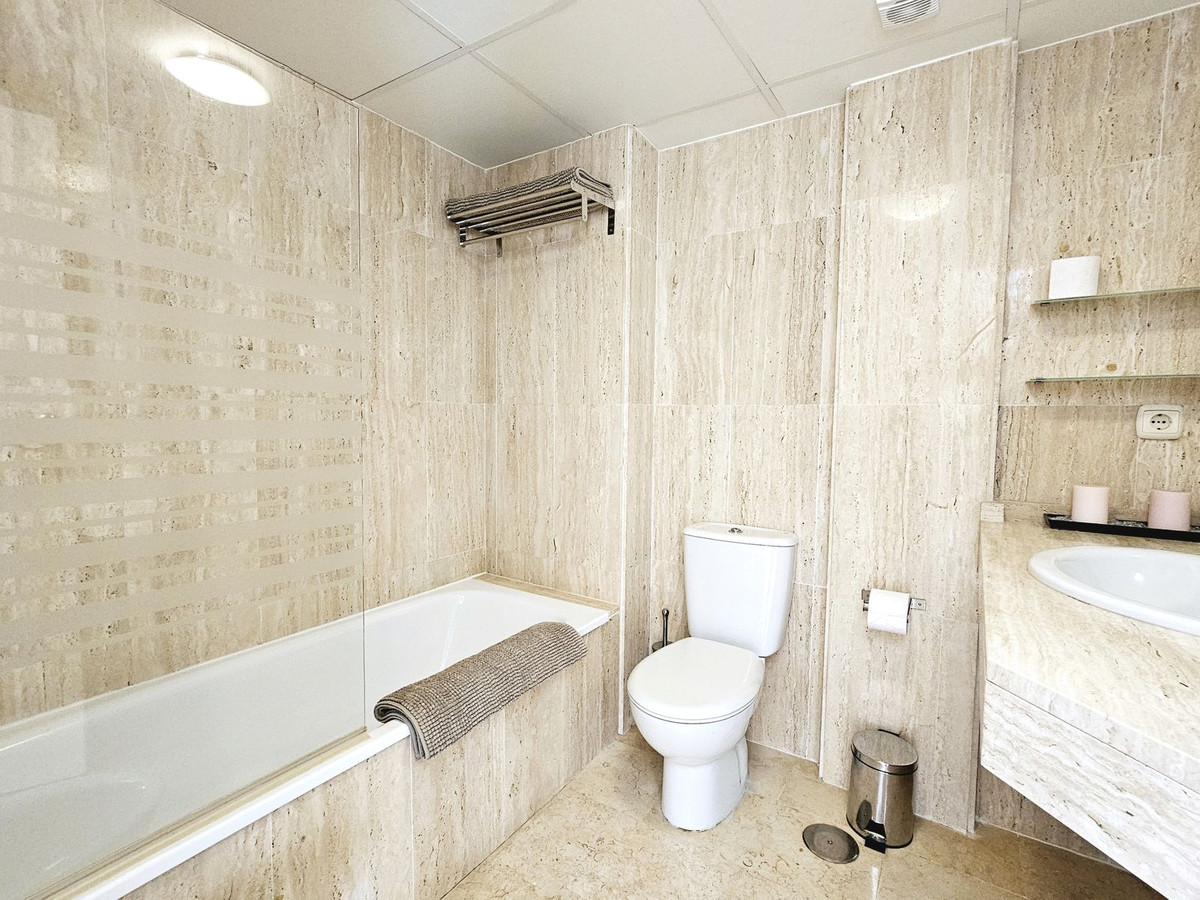 07394005e82b4615abf569d4137664ca - 12