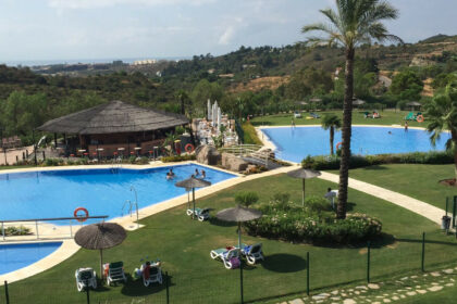 07403a7b6a0f441c763a2baefb1924ff - 24