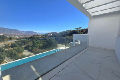 07ab75fa7d7c2ce498afe1c12ef4ca73 - 20