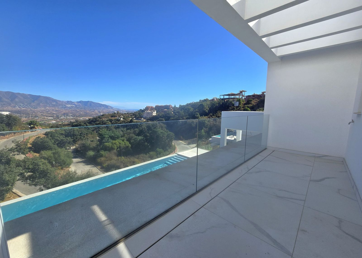 07ab75fa7d7c2ce498afe1c12ef4ca73 - 20