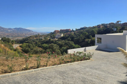 07ab75fa7d7c2ce498afe1c12ef4ca73 - 24