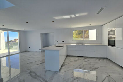 07ab75fa7d7c2ce498afe1c12ef4ca73 - 4